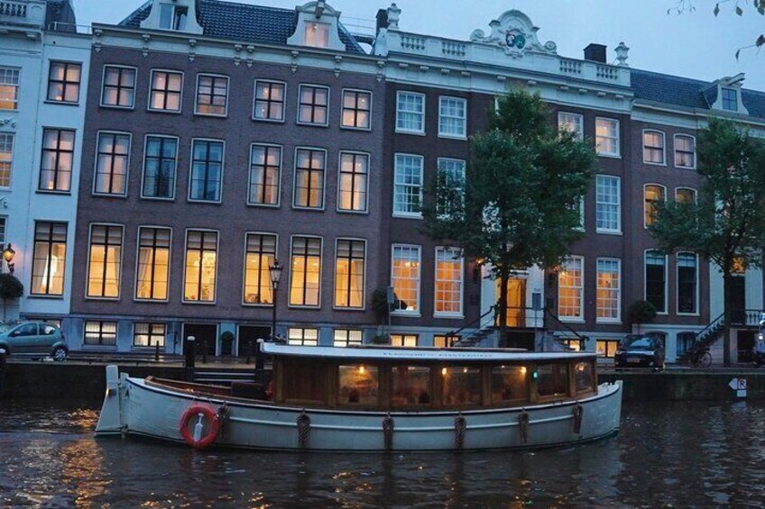 Voyage Amsterdam 2 Hour 'Evening Cruise' With Live Guide and bar