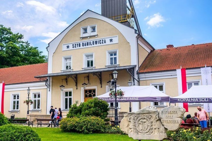 Auschwitz-Birkenau and Wieliczka Salt Mine guided ONE DAY TOUR