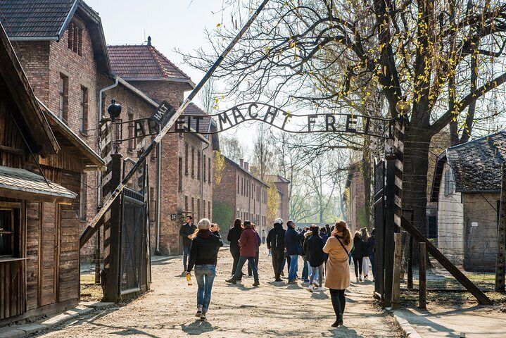 Auschwitz-Birkenau guided tour with near or hotel pickup