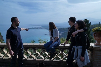 Visite d'une journée complète au mont Etna et à Taormine au départ de Catan...