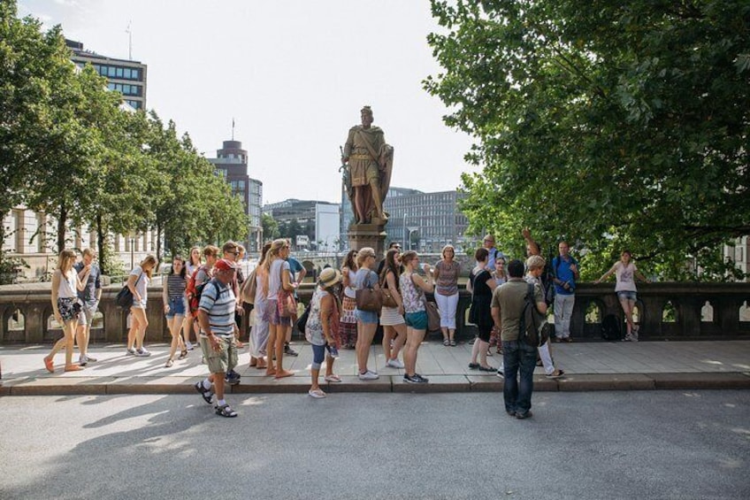 Hear of Hamburg´s historic foundings