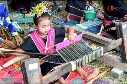 Traditional Weaving Class In Sukarara