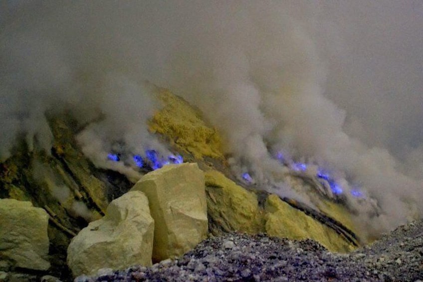 Ijen Crater Sharing Tour