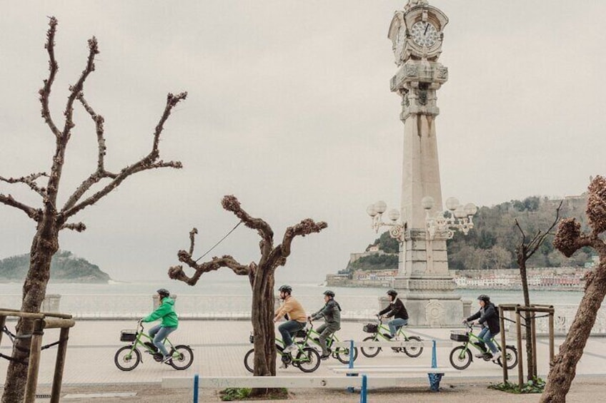 Small-Group Electric Bike Tour in San Sebastián 