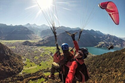 Tandem Paragliding Experience with Transport from Interlaken