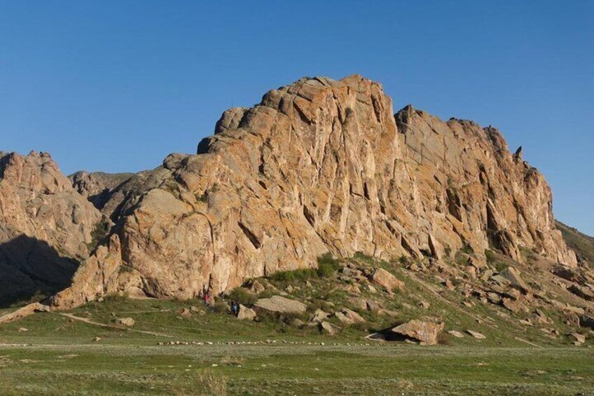 1 day tour to Tamgaly-Tas Petroglyphs and city of Nomads