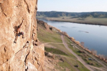 1 day tour to Tamgaly-Tas Petroglyphs and city of Nomads