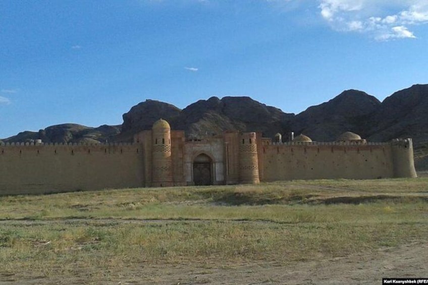 1 day tour to Tamgaly-Tas Petroglyphs and city of Nomads
