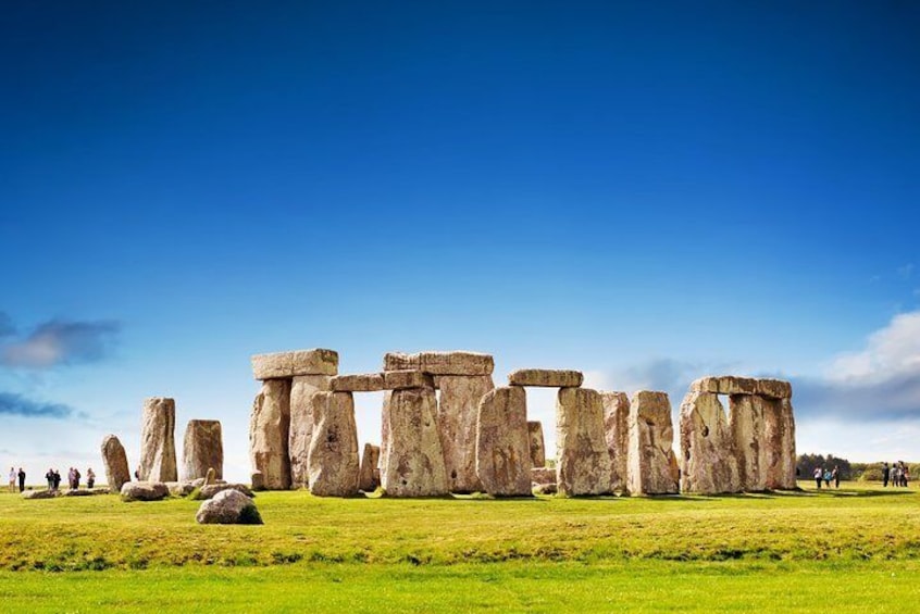 Stonehenge Morning Half-Day Tour from London Including Admission