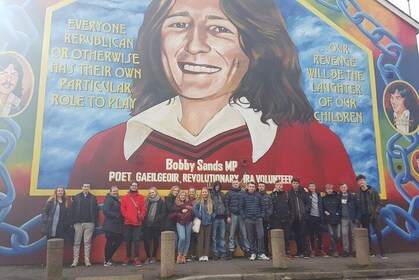 Private Tour to Shankill and Falls Road Murals in Belfast