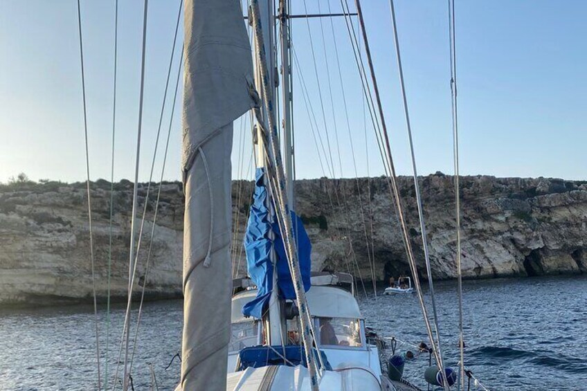 Sailing charter along the Maltese shoreline incl. Lunch and drinks