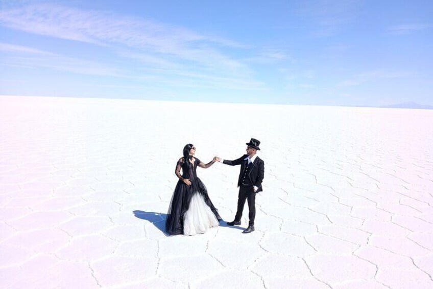 Uyuni salt flats: Full day with sunset and starlight tour.