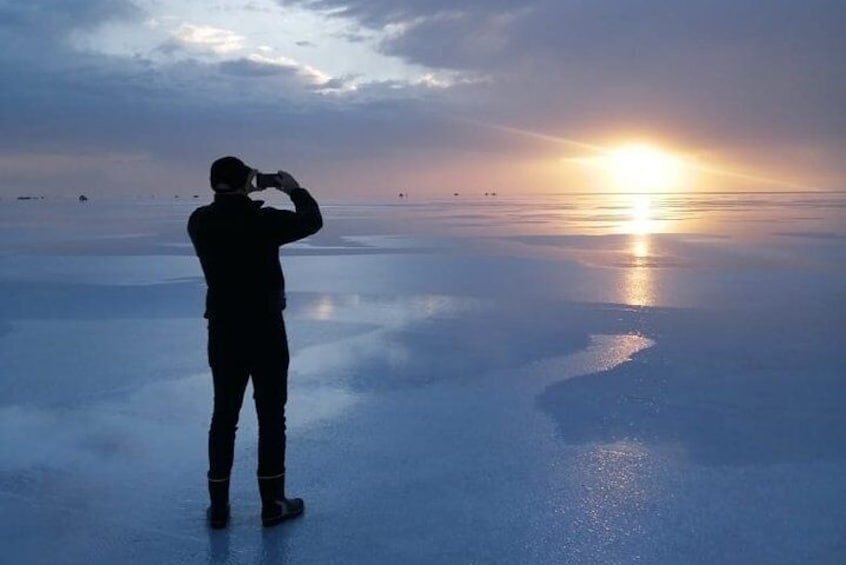 Uyuni salt flats: Full day with sunset and starlight tour.