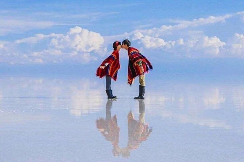 Uyuni salt flats: Full day with sunset and starlight tour.