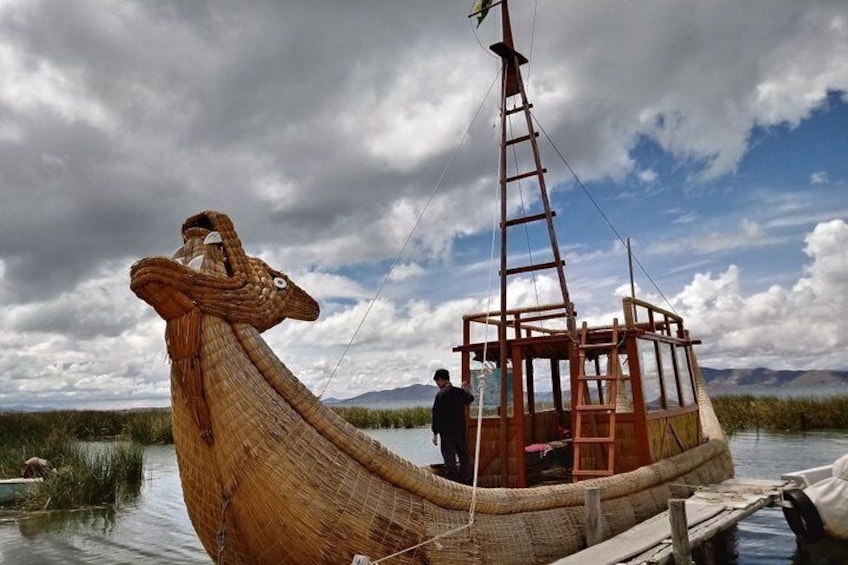 6-Day Bolivia Private Tour: La Paz-Uyuni Salt Flats-Lake Titicaca-Tihuanacu