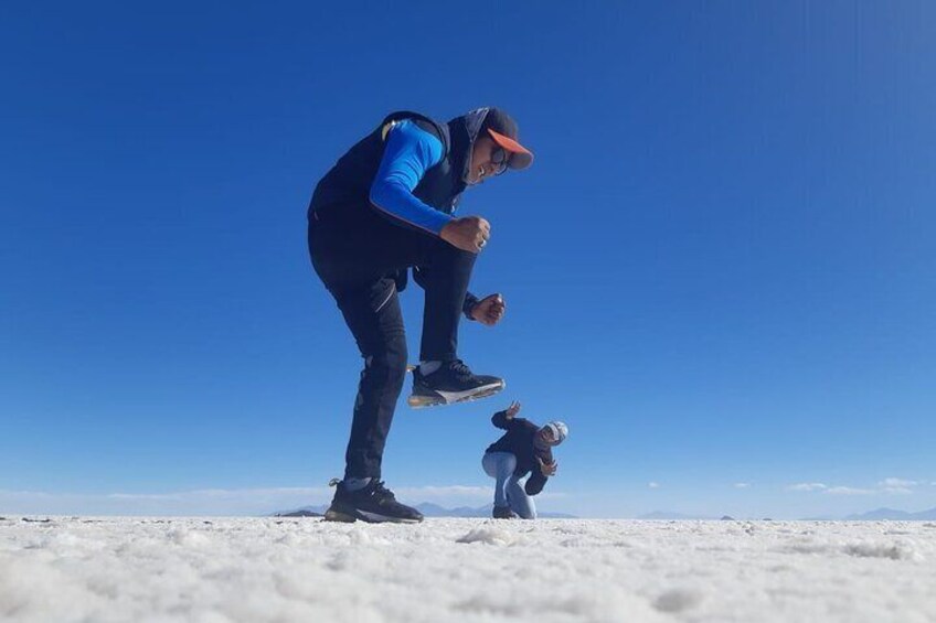 2-Day Uyuni Salt Flats - Including Laguna Colorada by Flight from La Paz