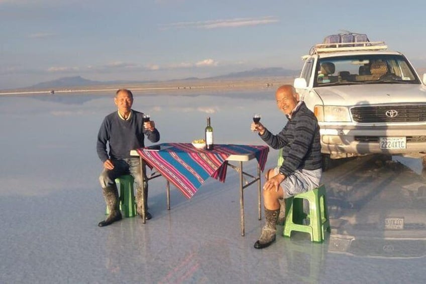 2-Day Uyuni Salt Flats - Including Laguna Colorada by Flight from La Paz