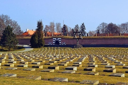 Dagstur till koncentrationslägret Theresienstadt från Prag