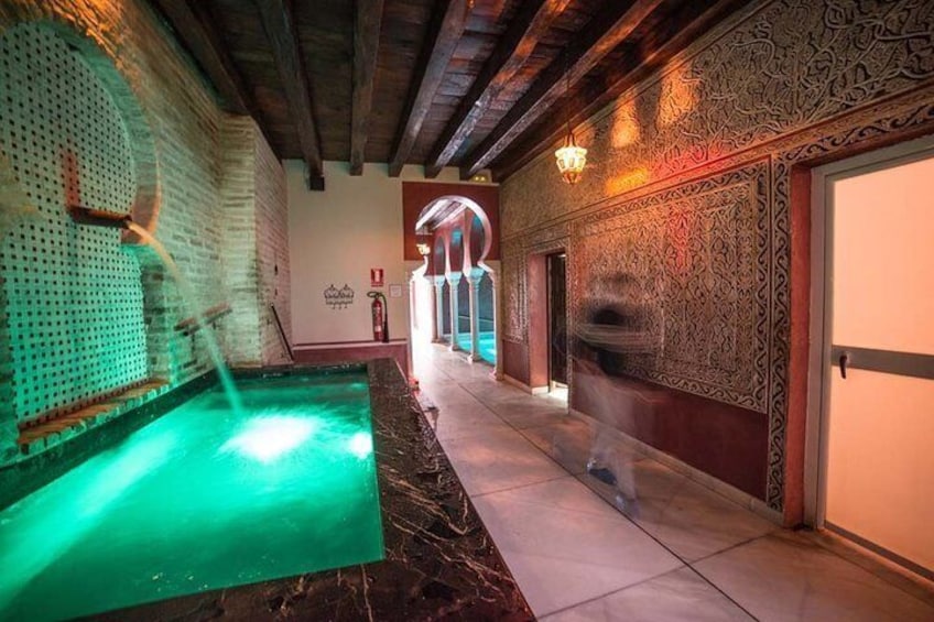 Cordoba Walking Tour with Arabian Baths Experience