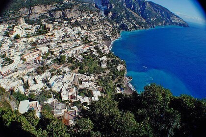 Amalfi Coast up to 8 people with Mercedes 