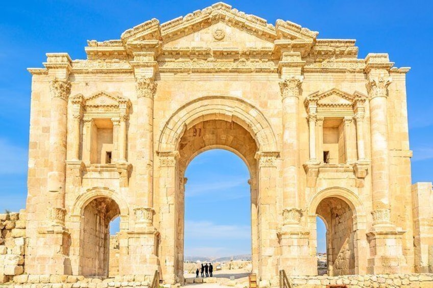 Private Tour: Full Day Trip of Jerash, Umm Qais, and Pella from Amman