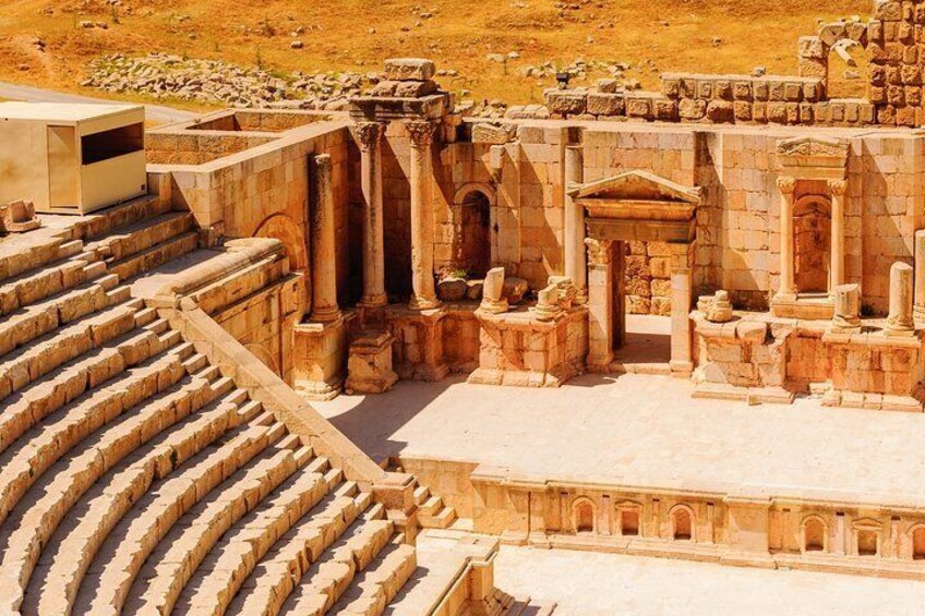 Private Tour: Full Day Trip of Jerash, Umm Qais, and Pella from Amman