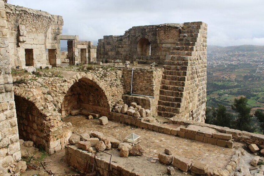 Private Tour: Full-Day Islamic Desert Castles and Ajloun Castle Trip from Amman