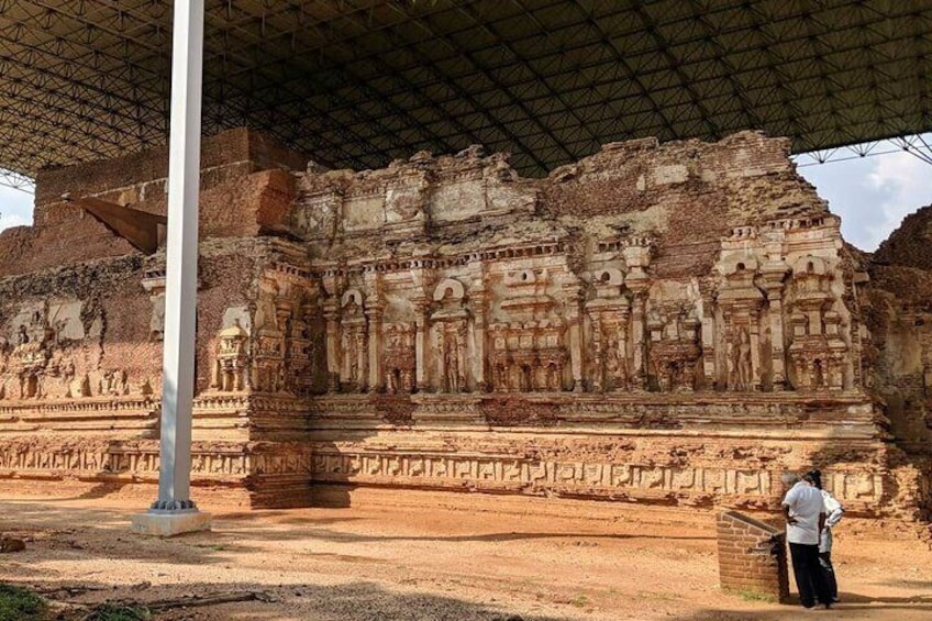 Private Half Day Tour: Polonnaruwa Gal Viharaya and Ruins City