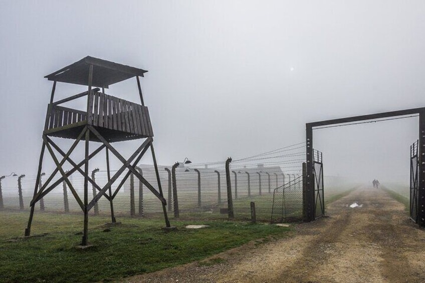 From Krakow: Auschwitz-Birkenau Guided Tour, Pickup & Transfers 