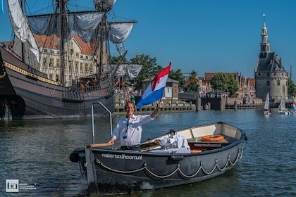 Round trip, Visit The Harbour of the Netherlands with a Electric boat in Ho...