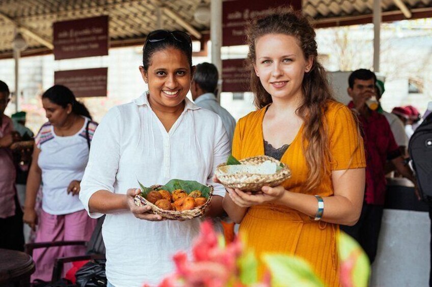 Enjoy authentic 10 tastings food with a local!