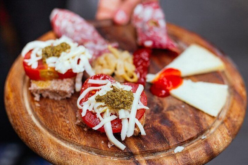 The Flavors of Florence: 10 Tastings Private Tour