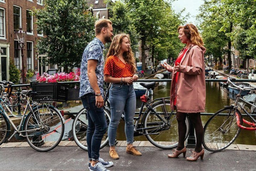 Get to know best stories of Amsterdam from your local private guide