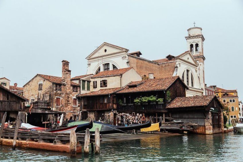 Discover the floating city of Venice without following the bustling crowds