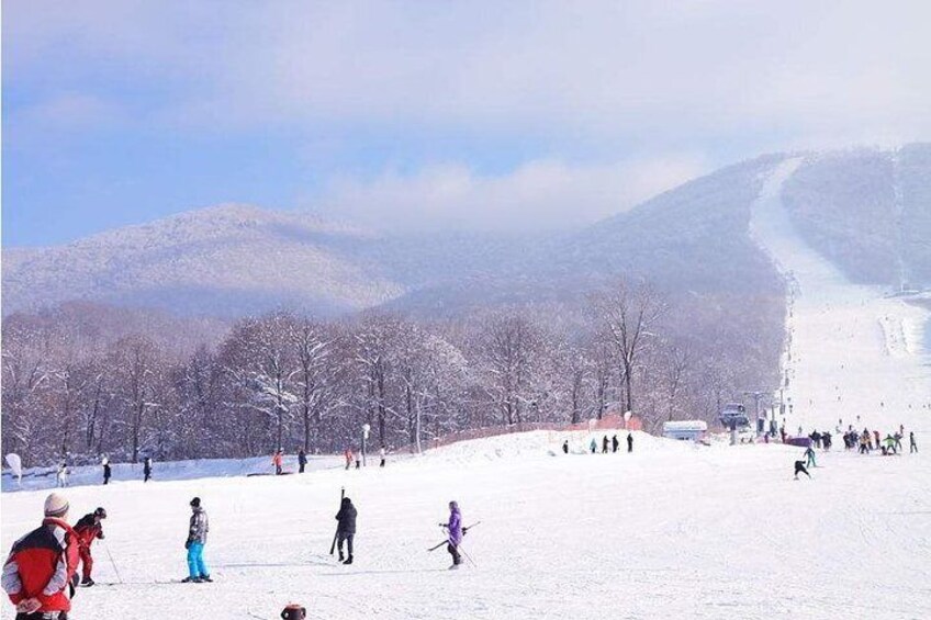 One Day Private Ski Trip to Jihua Ski Resort from Harbin City