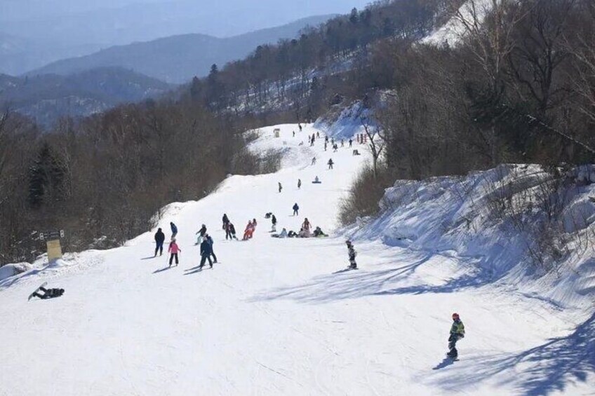 One Day Private Ski Trip to Jihua Ski Resort from Harbin City