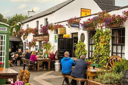 Visite privée d'une journée de Wicklow, Powerscourt et Glendalough au dépar...