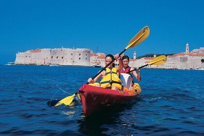 Dubrovnik Super Saver: Old Town Walking Tour plus Sea Kayak and Snorkelling