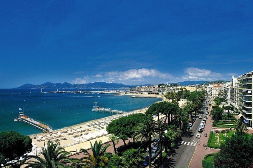Boulevard de la Croisette in Cannes, Sightseeing tour from Nice to Saint-Paul-de-Vence, Cannes and Grasse, Sightseeing tour of Cannes, Excursion to Grasse, perfume factory in Grasse, Sightseeing tour
