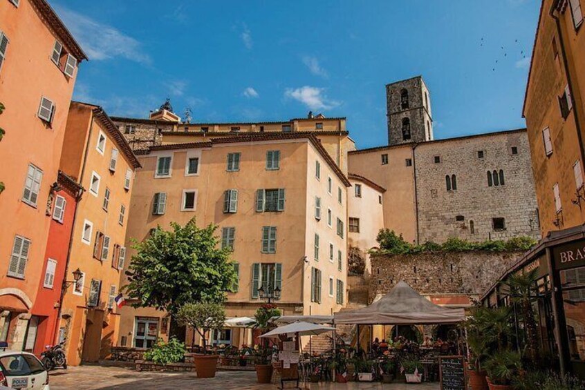 Streets of the old town of Grasse, Sightseeing tour from Nice to Saint-Paul-de-Vence, Cannes and Grasse, Sightseeing tour of Cannes, Sightseeing tour of Grasse, perfume factory in Grasse, Sightseeing