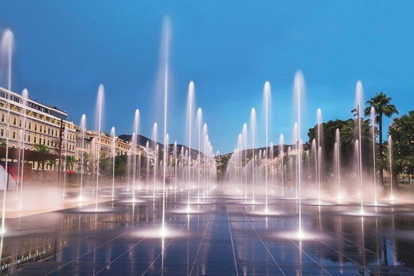 Sightseeing tour of Nice, the main square of the city, the old city and much more