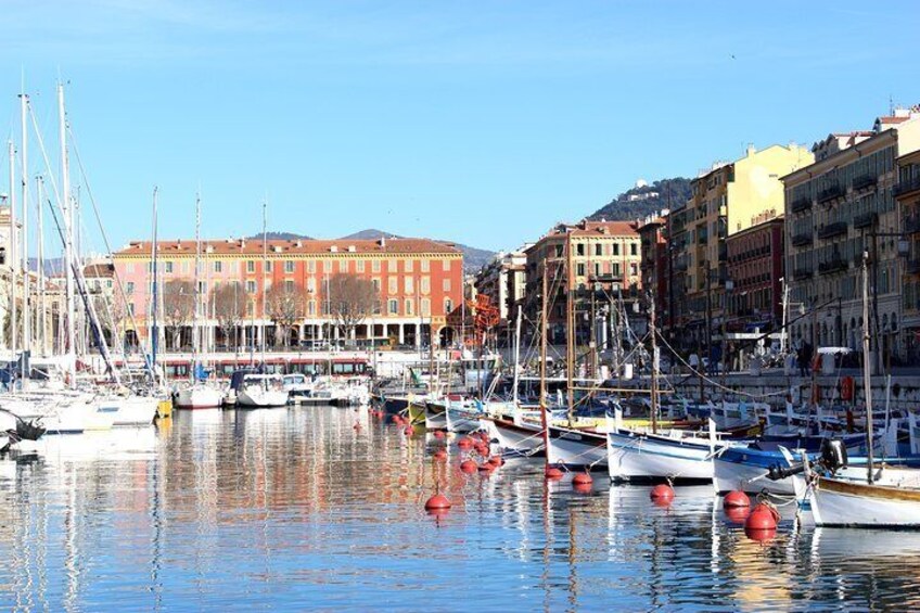 Port of Limpia in Nice. Nice tour, Nice - the capital of the Cote d'Azur, a sightseeing tour of Nice, a guided tour in Nice. Private tour in Nice. Sightseeing tour in a small group in Nice