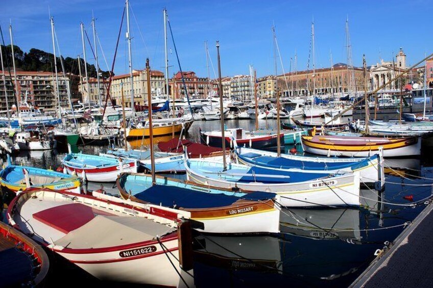 Fishing boats in Nice. Port of Nice. Nice tour, Nice the capital of the Cote d'Azur, a sightseeing tour of Nice, a guided tour in Nice. Private tour in Nice. Sightseeing tour in a small group in Nice