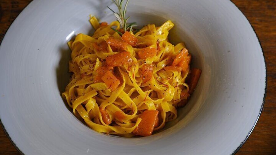 Private Wine & Evo Oil Tasting with Saffron Meal