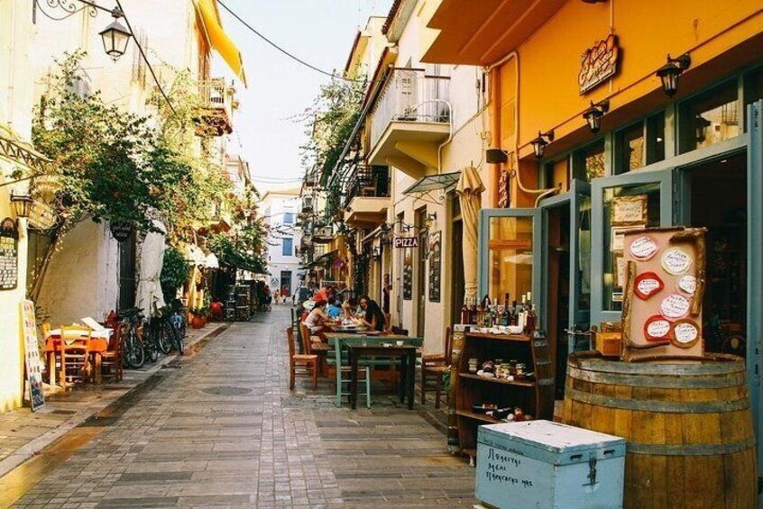 Nafplio's streets - credits: lulu and isabelle/Shutterstock.com