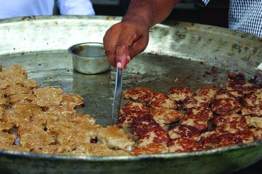 Lucknow Culinary Walk with Food Tastings