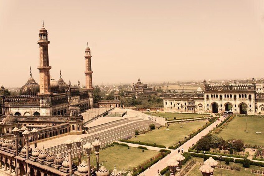 7-Hour Small Group Lucknow Sightseeing Tour with Hotel Pickup