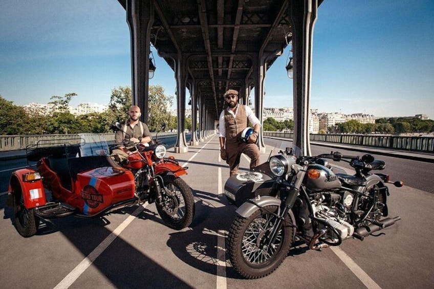 Sidecar crossing the bridges of Paris