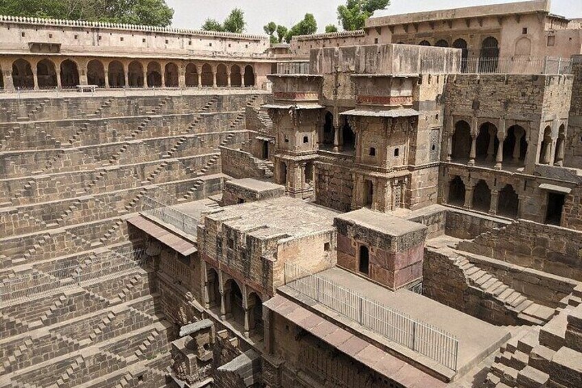 Abhaneri Step Well & Fatehpur Sikri Tour with Agra To Jaipur Drop- All Inclusive