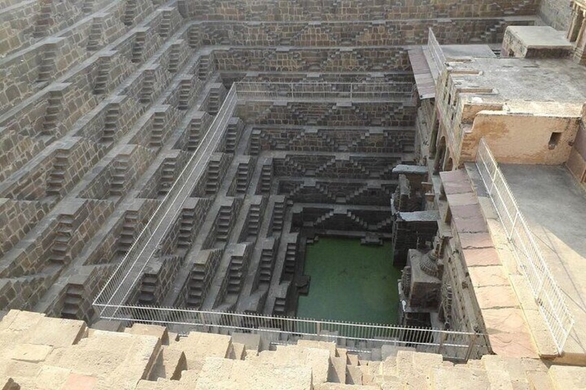 Abhaneri Step Well & Fatehpur Sikri Tour with Agra To Jaipur Drop- All Inclusive